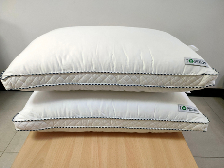 Luxury Pillow with Diamond Wall and Colorful Pipings